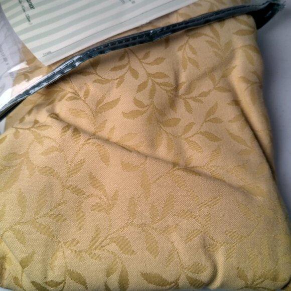 Waverly Ascot Valance Pair Gold Leaf With Tassel Classic 2 pieces 51.5x23.5 READ - Picture 3 of 6